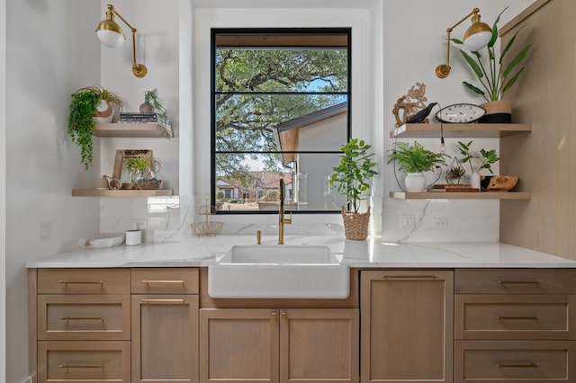 200 Birdstone Ln, Georgetown, TX 78628 - bar featuring a sink