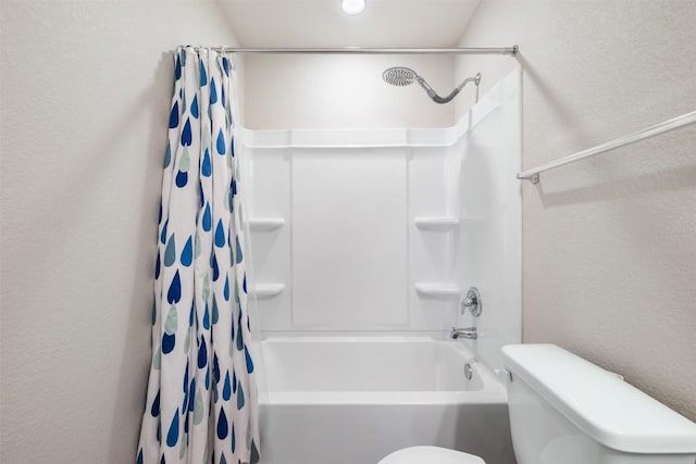 2950 E Old Settlers Blvd Unit 55, Round Rock, TX 78665 - full bathroom featuring shower / tub combo with curtain and a textured wall