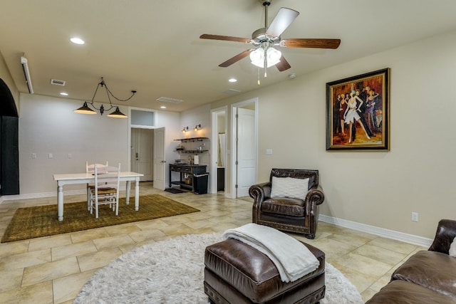 804 San Remo Blvd Unit 26B, Lakeway, TX 78734 - living room with ceiling fan, baseboards, visible vents, and recessed lighting