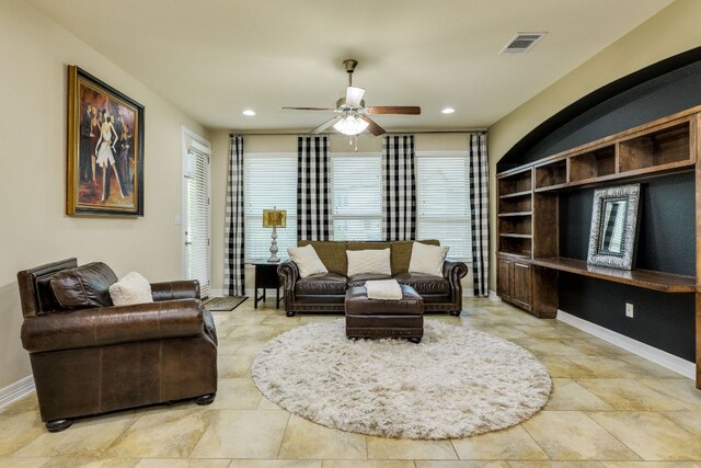 804 San Remo Blvd Unit 26B, Lakeway, TX 78734 - living area featuring ceiling fan and recessed lighting