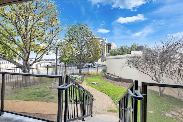 40 N Interstate 35 Hwy Unit 2D4, Austin, TX 78701 - exterior space featuring a yard, a gate, and fence