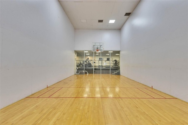 40 N Interstate 35 Hwy Unit 2D4, Austin, TX 78701 - view of sport court with community basketball court
