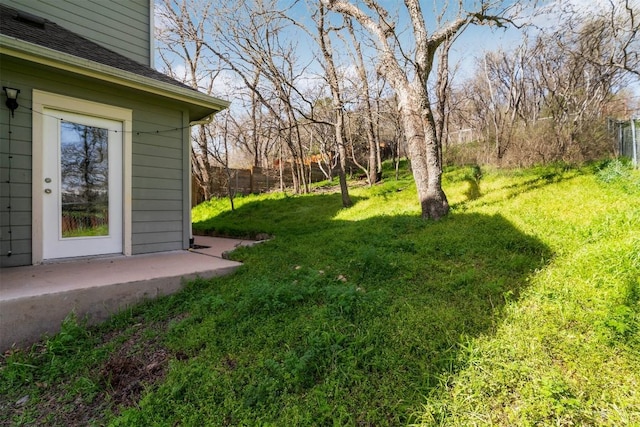 view of yard featuring fence