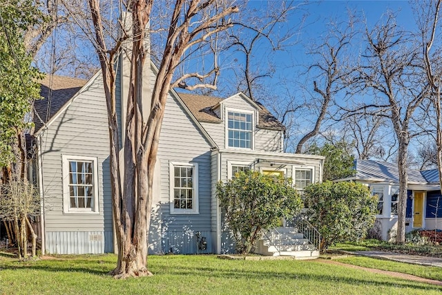 1709 Newfield Ln, Austin, TX 78703 - view of front facade featuring a front lawn