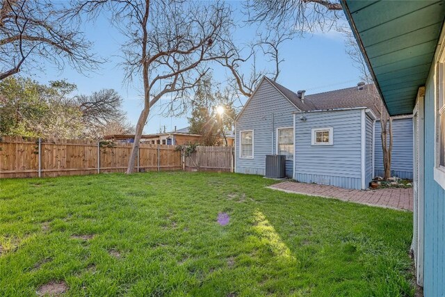 1709 Newfield Ln, Austin, TX 78703 - view of yard with cooling unit