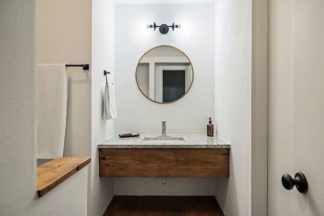 bathroom featuring a sink