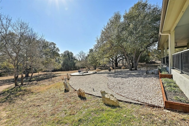 view of yard featuring a garden