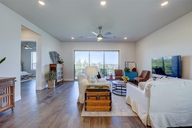 living room with recessed lighting, baseboards, wood finished floors, and ceiling fan