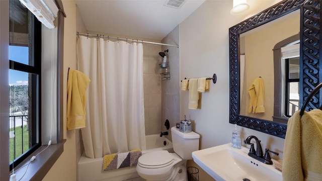 15100 Canary St, Austin, TX 78734 - full bath featuring shower / tub combo with curtain and vanity