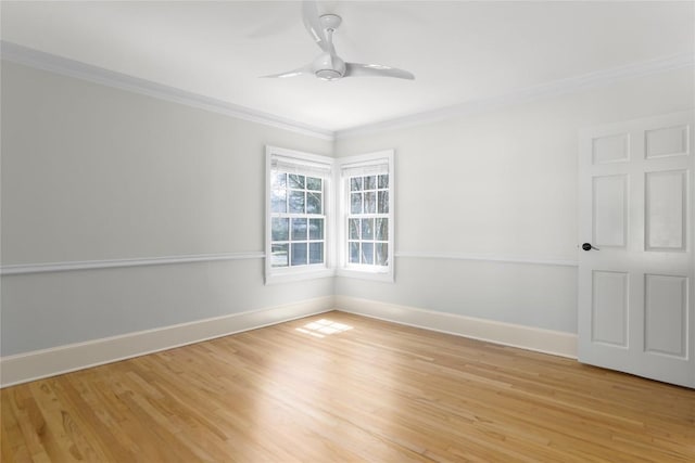 empty room with light wood-type flooring, baseboards, ornamental molding, and ceiling fan