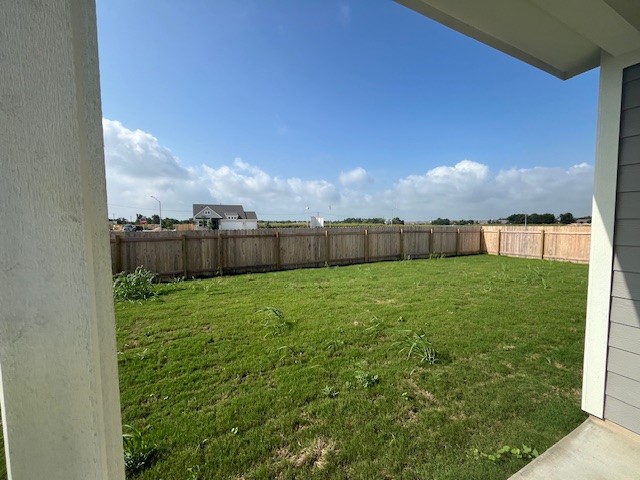 503 Ansley Ct, Taylor, TX 76574 - view of fenced backyard