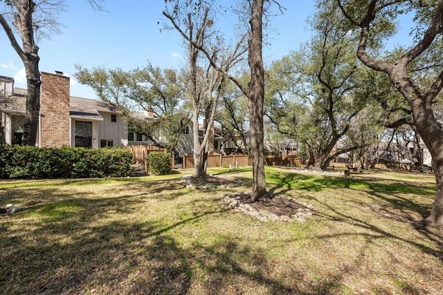 view of yard featuring fence