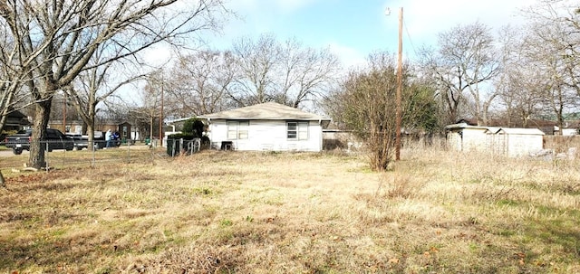 view of yard with fence