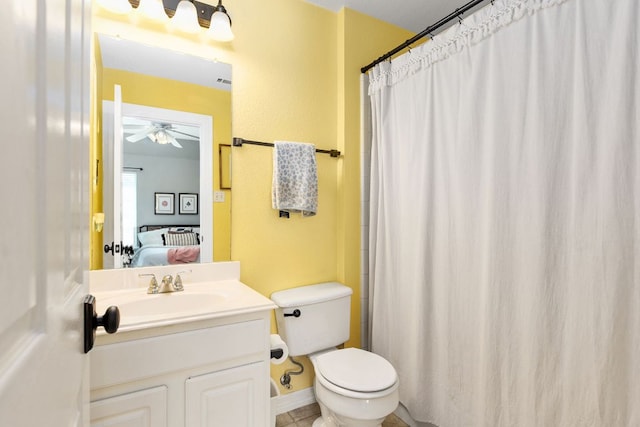 full bathroom featuring toilet, a shower with curtain, ensuite bath, and vanity