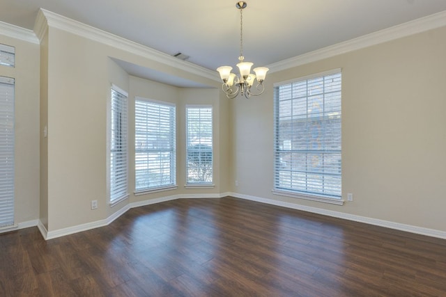 unfurnished room featuring ornamental molding, dark wood-type flooring, visible vents, and an inviting chandelier