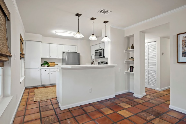 kitchen featuring visible vents, white cabinets, a peninsula, stainless steel appliances, and light countertops