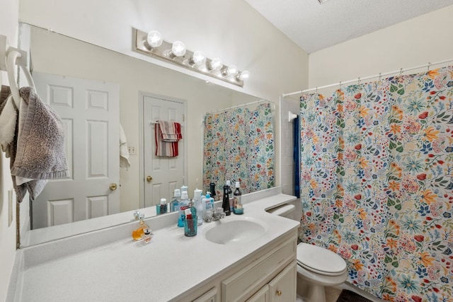 full bathroom with a shower with shower curtain, toilet, and vanity