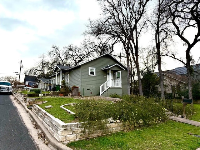 Listing photo 3 for 2201 Montclaire St, Austin TX 78704