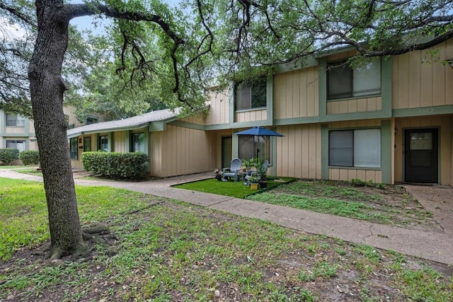 9504 Quail Village Ln, Austin, TX 78758 - multi unit property with a front yard