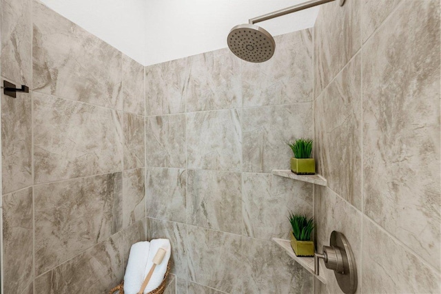 details featuring a tile shower