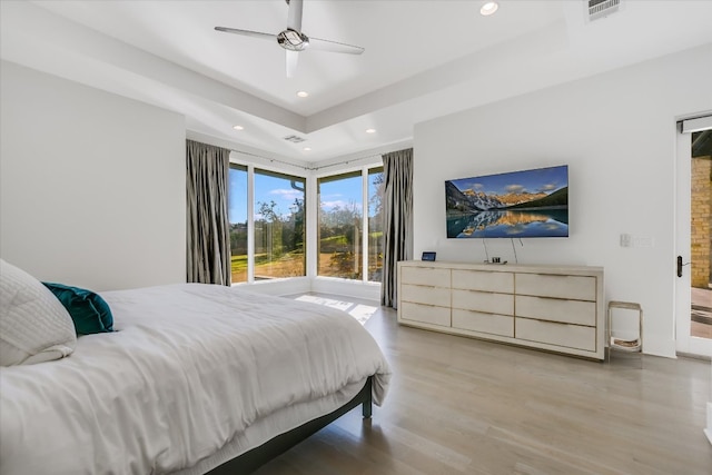 bedroom with visible vents, recessed lighting, light wood-style floors, and ceiling fan