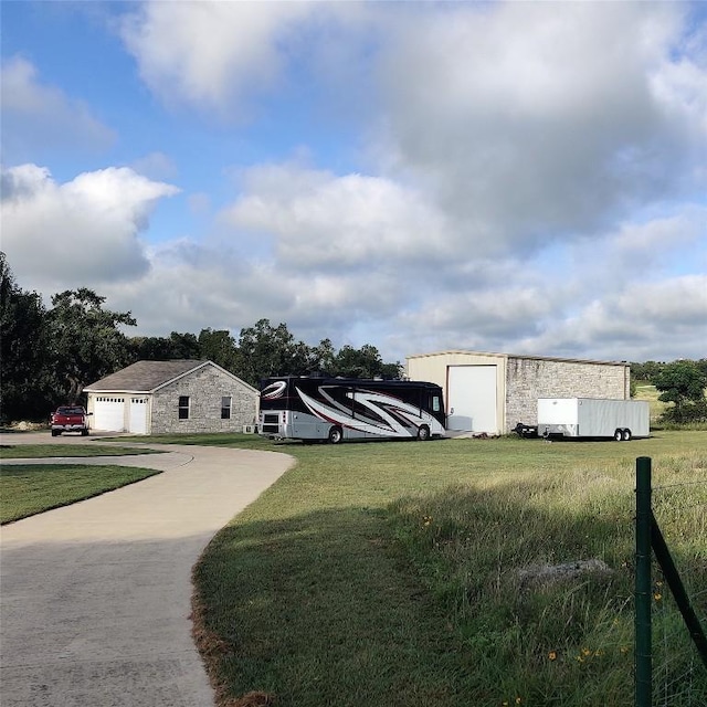 view of front of home featuring a front lawn