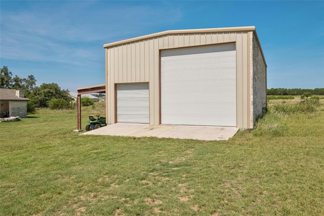 view of detached garage