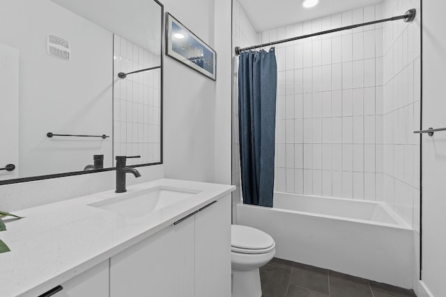 2220 Webberville Rd Unit 225, Austin, TX 78702 - full bathroom featuring toilet, vanity, tile patterned flooring, shower / bath combination with curtain, and recessed lighting