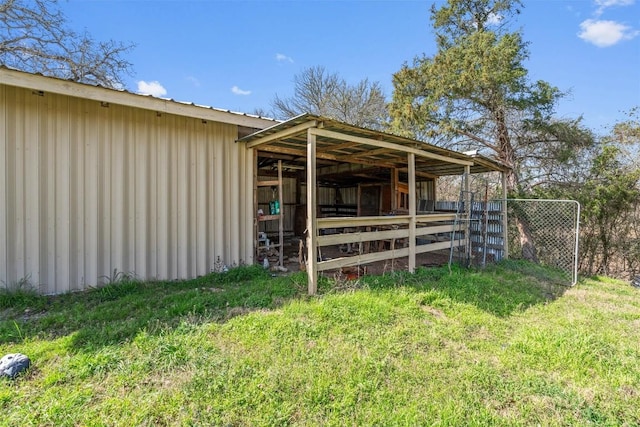 view of outdoor structure featuring an outdoor structure and an exterior structure