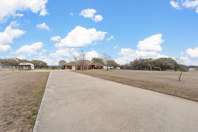 view of front of property with a front yard