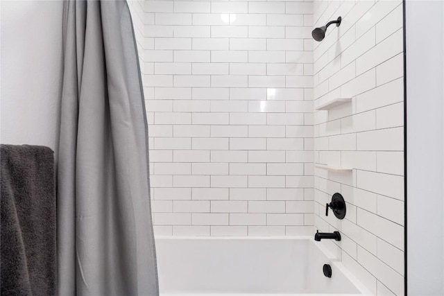 3101 Govalle Ave Unit 206, Austin, TX 78702 - bathroom with shower / bath combination with curtain