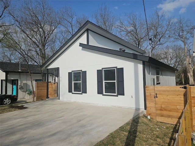 810 Mora St, Lockhart, TX 78644 - photo 1