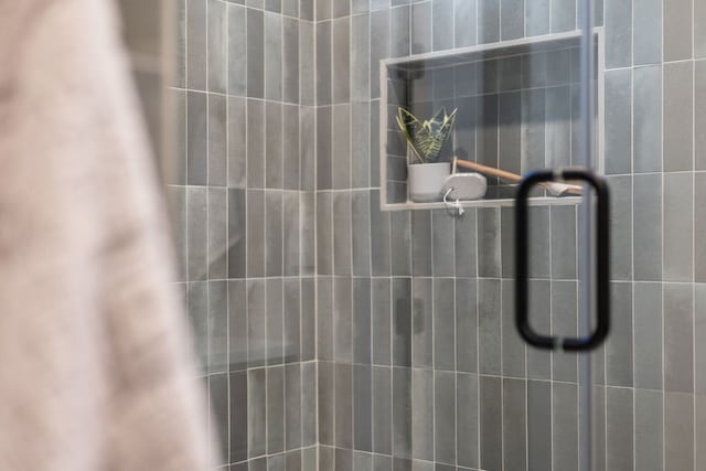 900 S 2nd St Unit 23, Austin, TX 78704 - bathroom view of a tile shower