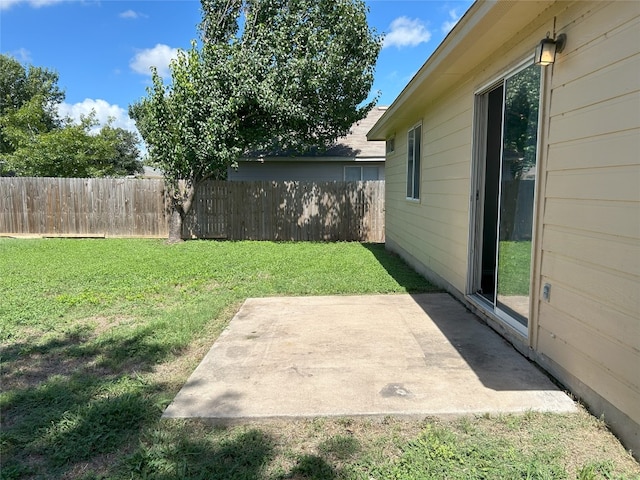 304 Watergate Way, Hutto, TX 78634 - view of yard with a patio area and fence