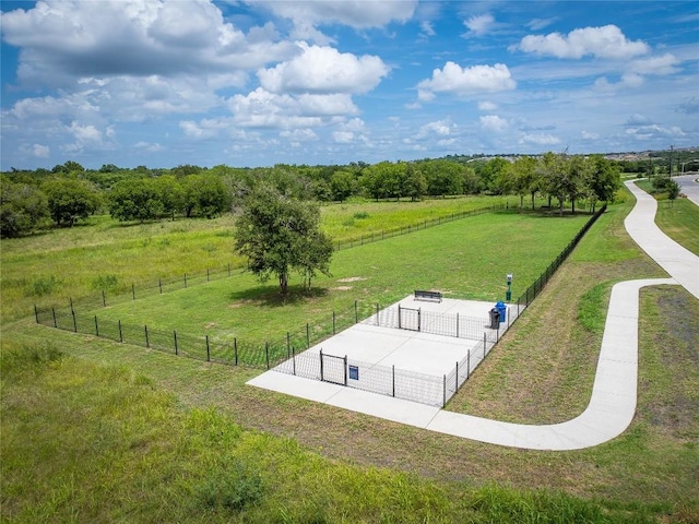 birds eye view of property featuring a rural view