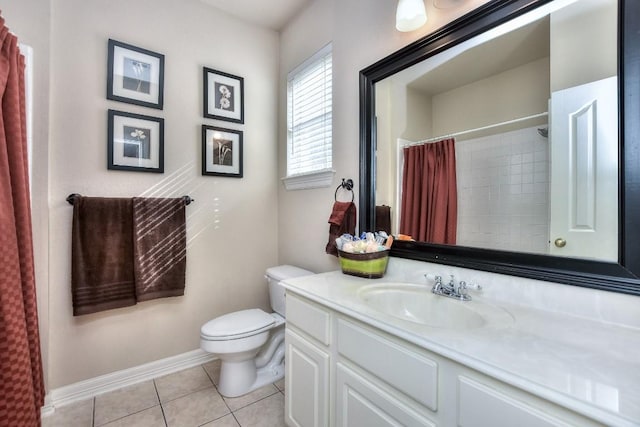 full bath with tile patterned floors, toilet, a shower with shower curtain, baseboards, and vanity