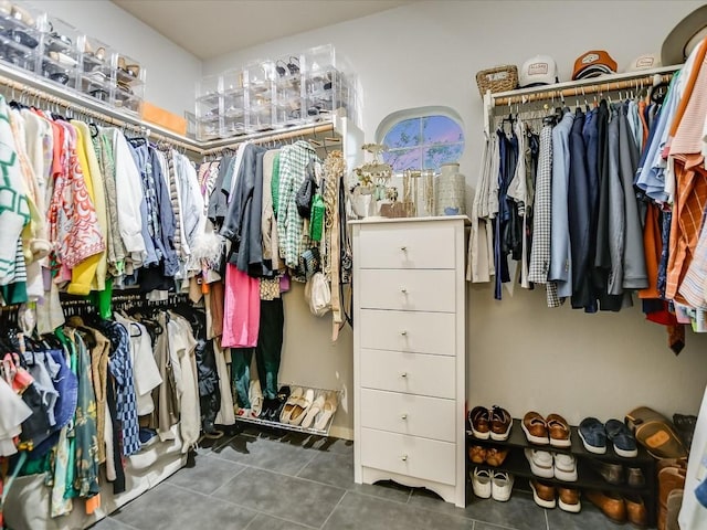 walk in closet featuring tile patterned floors