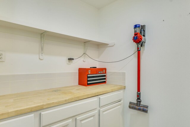 905 Turtle Creek Blvd, Austin, TX 78745 - view of laundry area