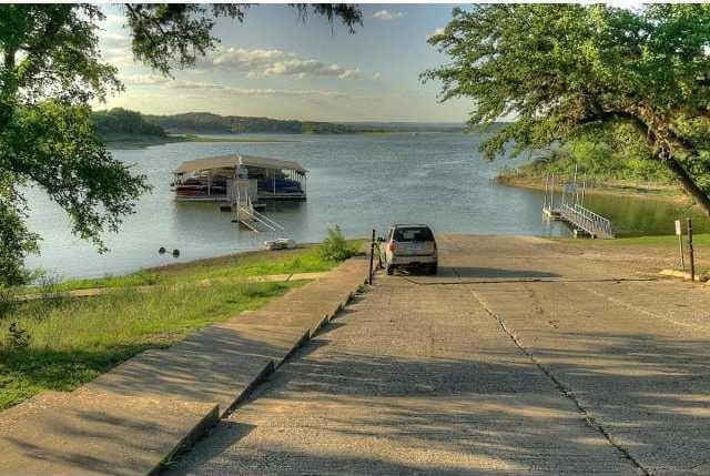 409 Kendall Rd, Spicewood, TX 78669