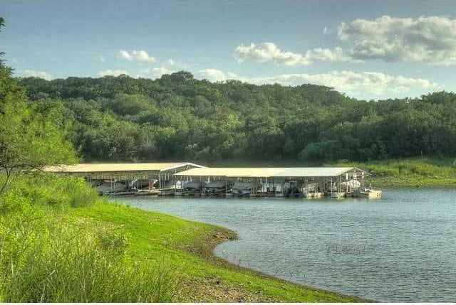 409 Kendall Rd, Spicewood, TX 78669