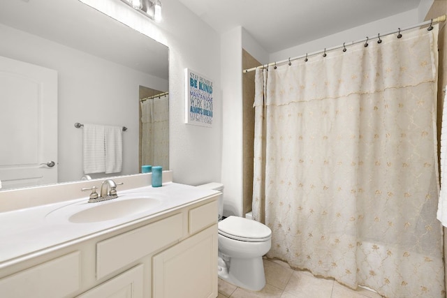 full bathroom featuring tile patterned floors, toilet, vanity, and a shower with curtain