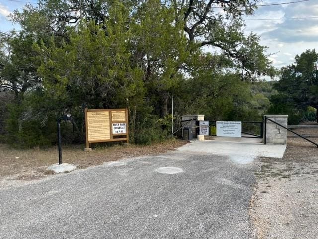 Listing photo 2 for 1212 Ridge Oak Dr, Wimberley TX 78676