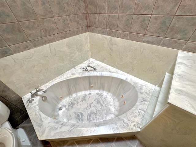 11740 D K Ranch Rd, Austin, TX 78759 - bathroom view of a whirlpool tub