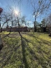 102 Masonic Dr, Elgin, TX 78621 - view of yard