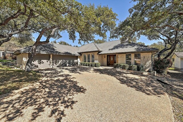 410 Rolling Green Dr, Lakeway, TX 78734 - photo 2