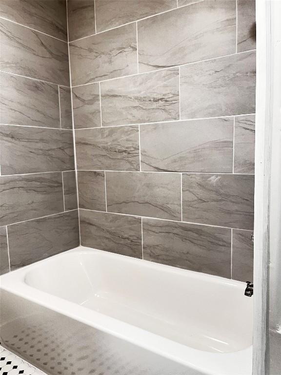 bathroom featuring shower / bathing tub combination