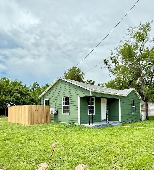 836 W Bell Ave, Rockdale, TX 76567 - photo 1