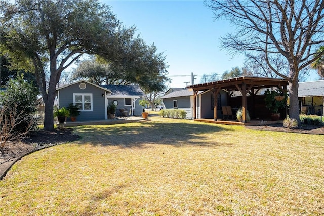 view of yard featuring a patio