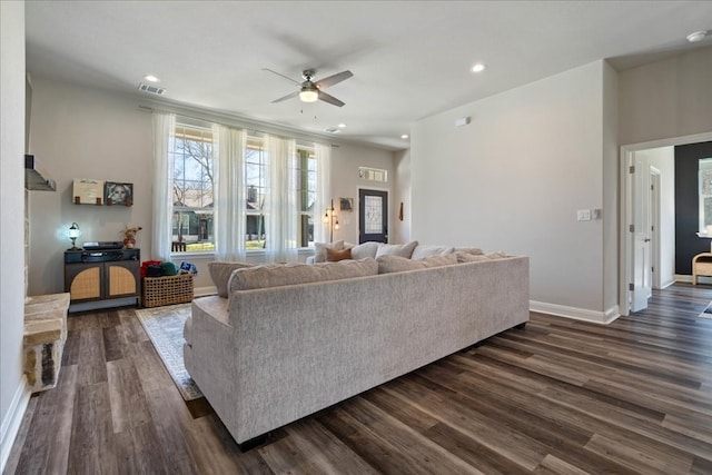 190 Waikakaaua Dr, Bastrop, TX 78602 - living area featuring a ceiling fan, dark wood-style flooring, baseboards, and recessed lighting