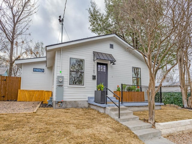 1107 Lincoln St, Austin, TX 78702 - view of bungalow-style home